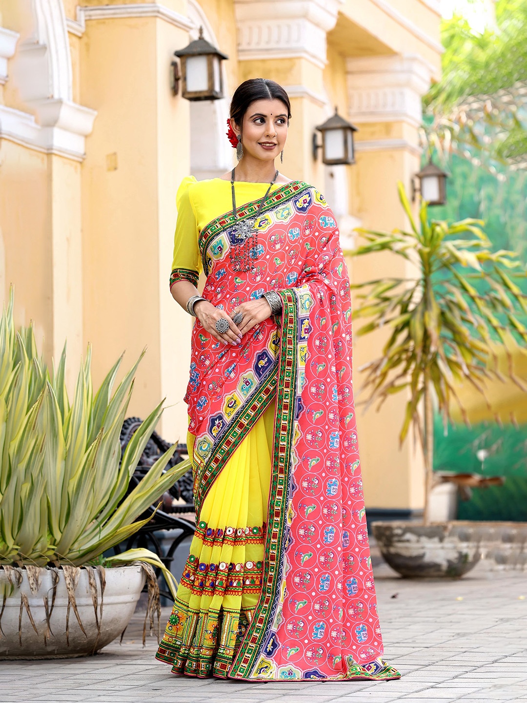 

NIRMAL CREATION Ethnic Motifs Embroidered Art Silk Maheshwari Saree, Pink