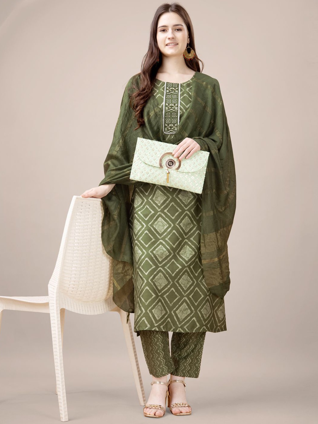 

Anouk Geometric Printed Regular Thread Work Straight Kurta with Trousers & Dupatta, Green