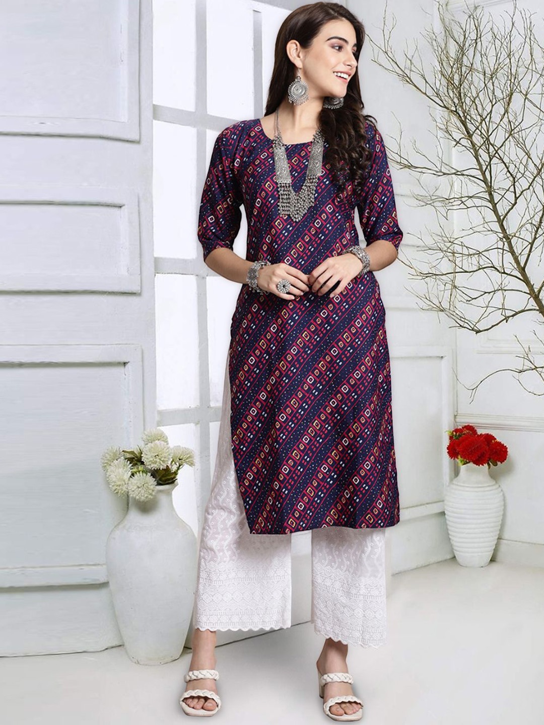 

7Threads Geometric Printed Round Neck Straight Kurta, Blue