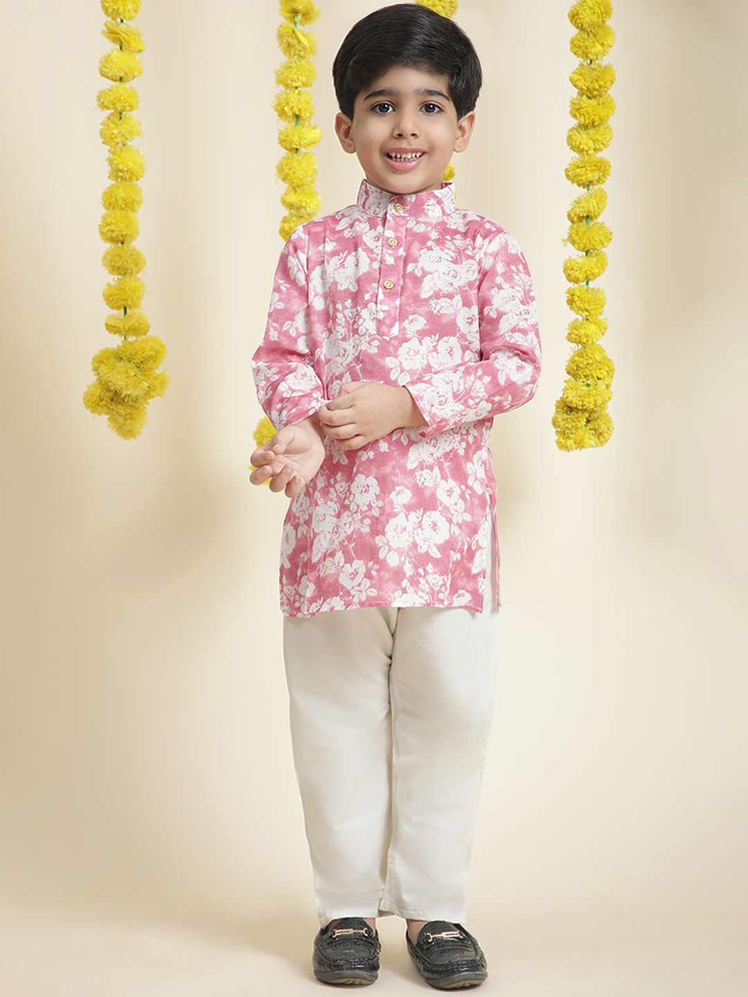 

Cutiekins Boys Floral Printed Mandarin Collar Regular Straight Kurta with Pyjamas, Pink