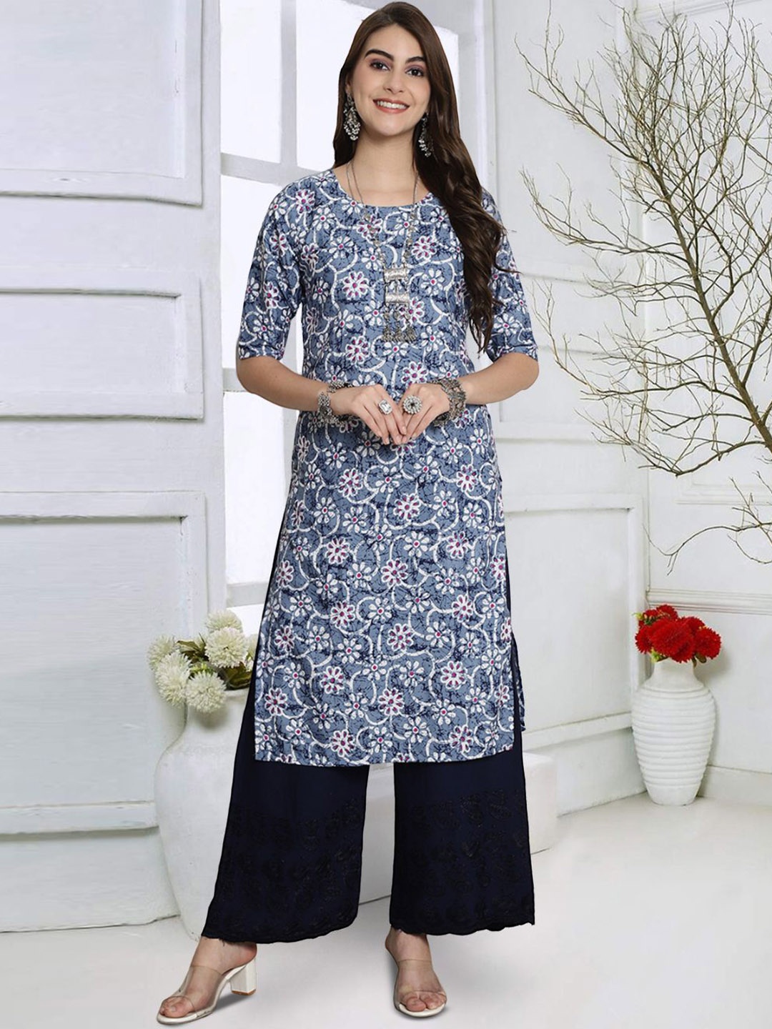 

7Threads Floral Printed Round Neck Crepe Straight Kurta, Blue