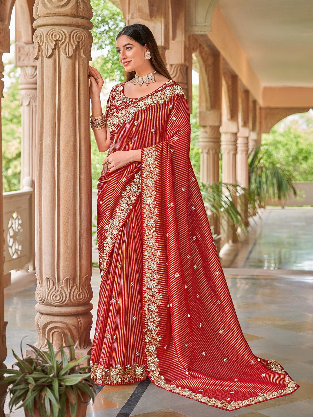 

Laxmipati Floral Embroidered Silk Blend Saree, Red