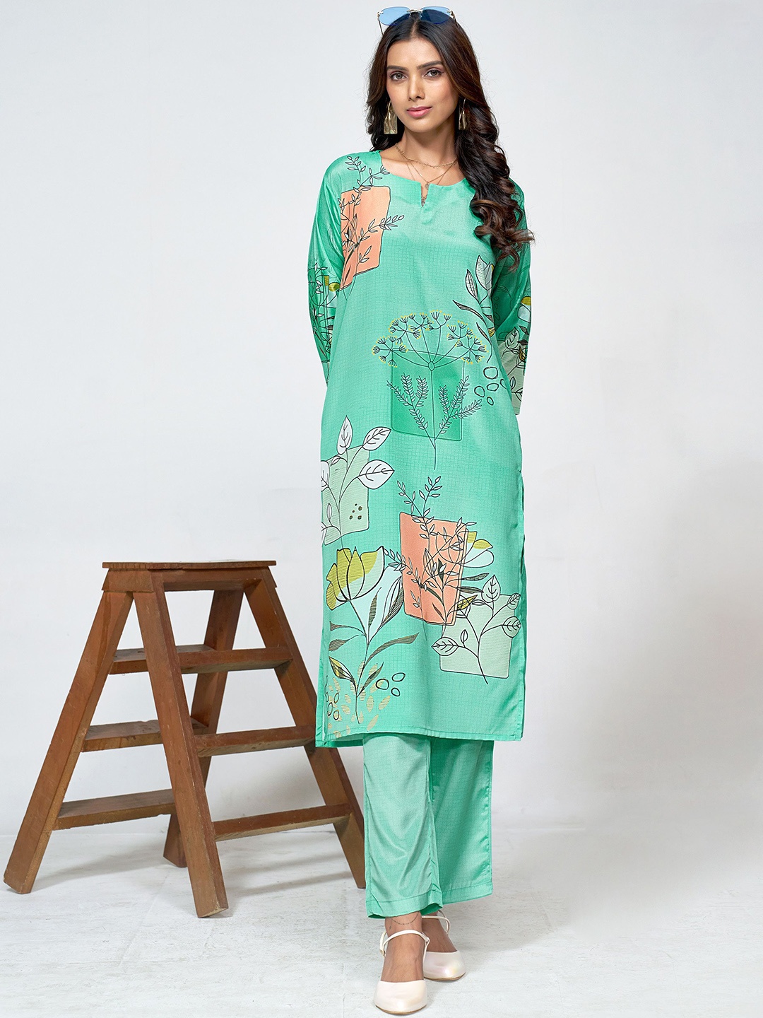 

Sangria Floral Printed Notch Neck Straight Kurta & Trouser, Sea green