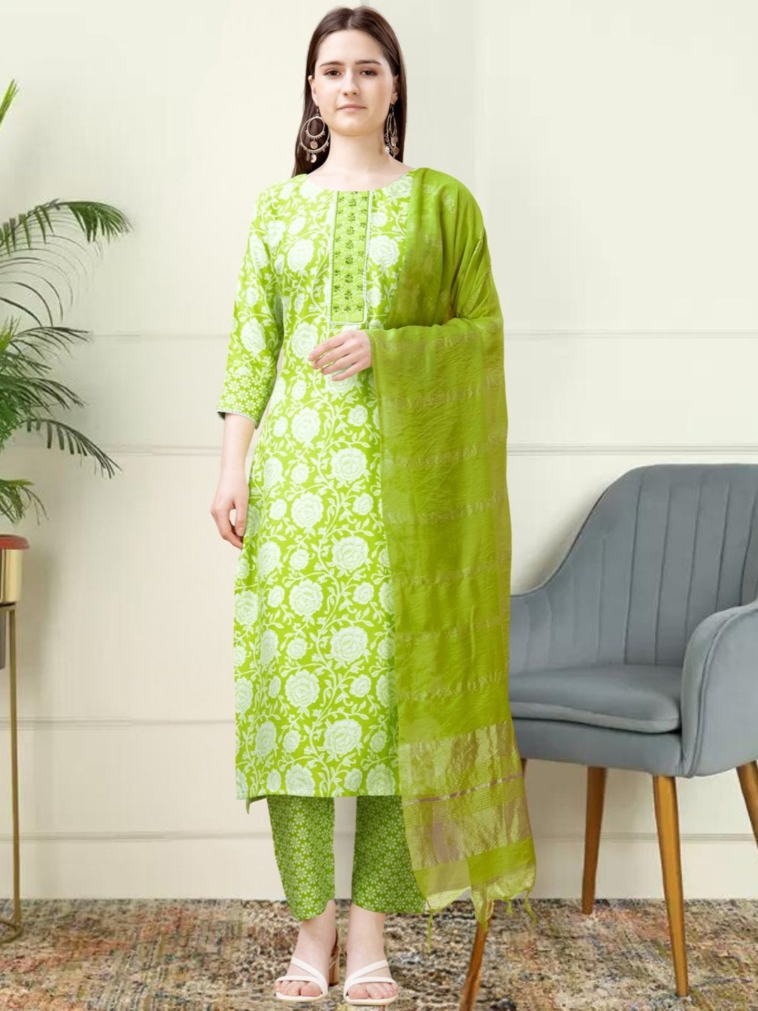 

KAZIA Floral Printed Thread Work Kurta with Trousers & Dupatta, Green
