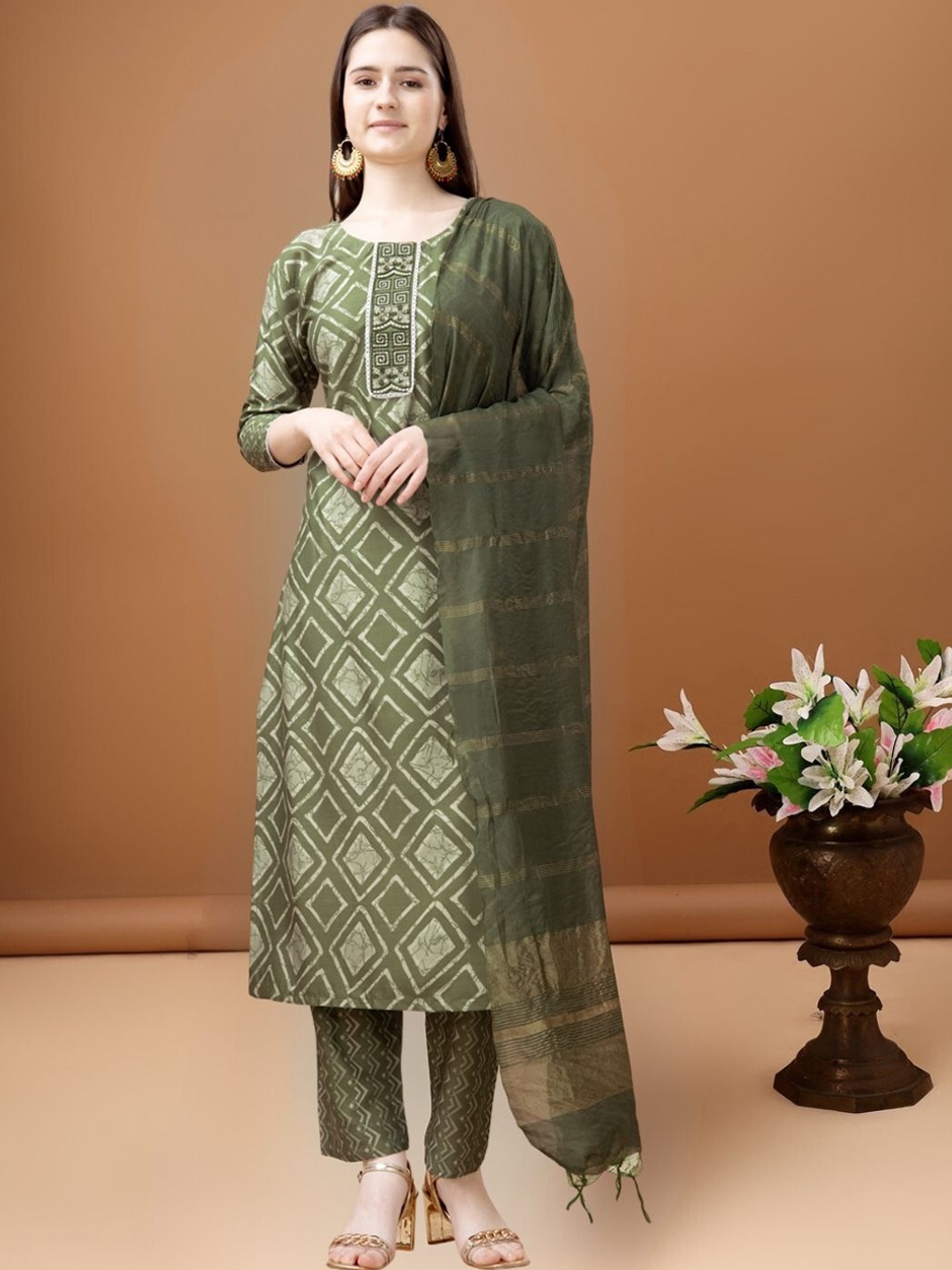 

MAGMINA Geometric Printed Straight Sequinned Kurta with Trousers & Dupatta, Green