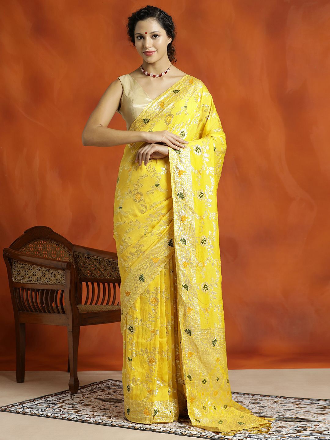 

Jaipur Kurti Silk Floral Zari Woven Design Banarasi Saree, Yellow