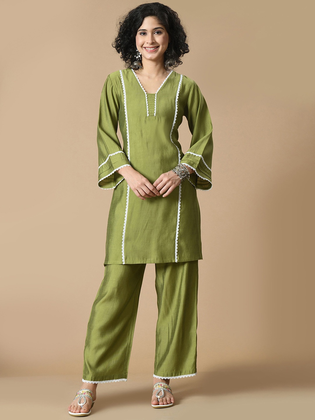 

Sangria V-Neck Kurta with Palazzos, Green