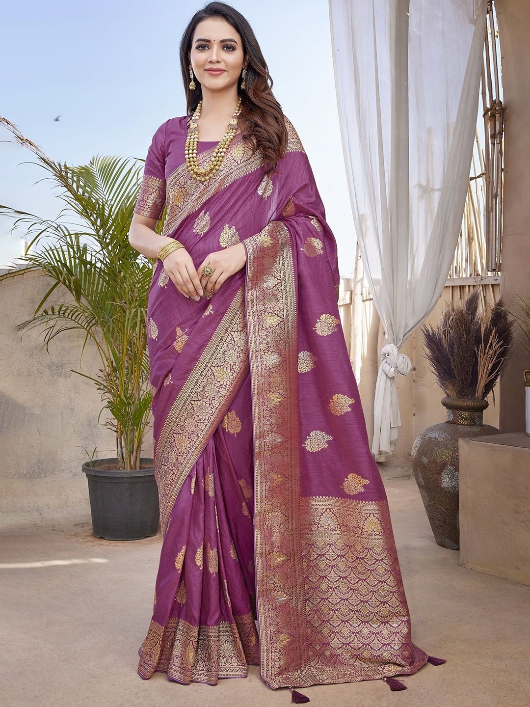 

Ekta Textiles Woven Design Zari Banarasi Paithini Pure Silk Saree, Magenta