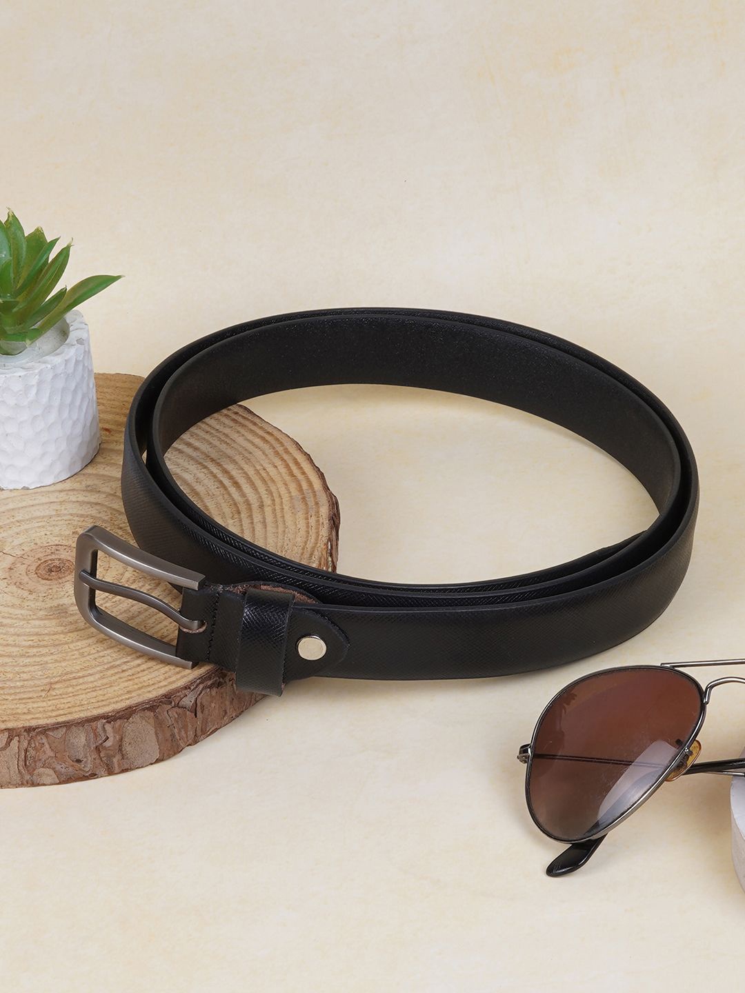 

Mochi Women Textured Tang Closure Leather Belt, Black