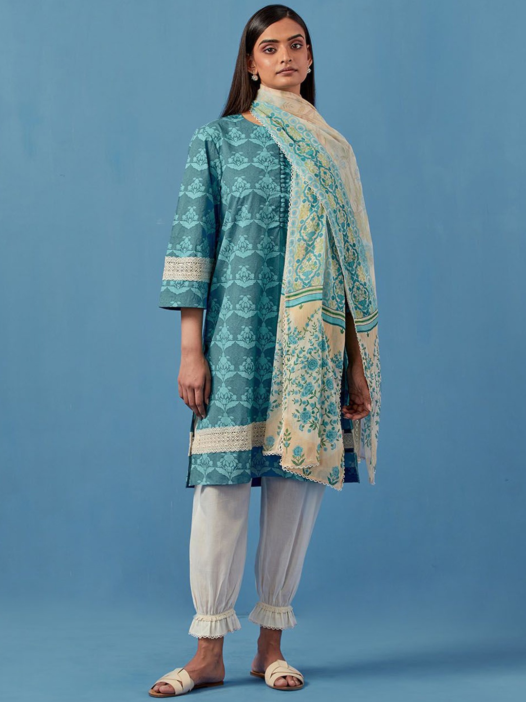 

Sage Saga Floral Printed Pure Cotton Straight Kurta & Salwar With Dupatta, Green