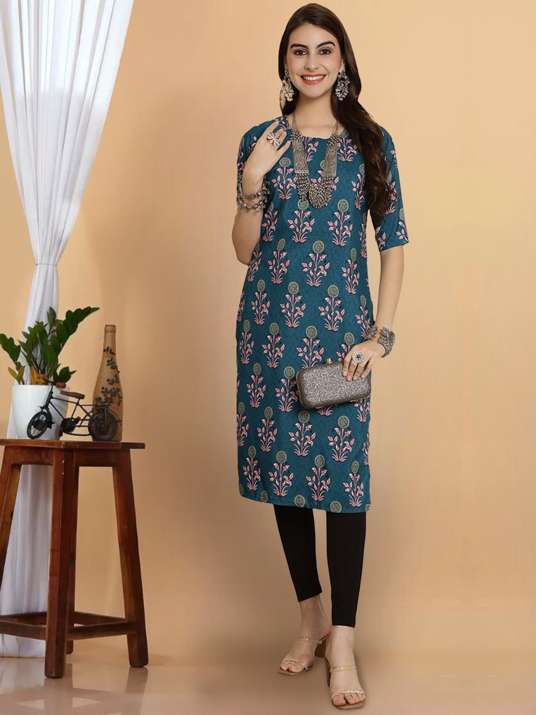 

7Threads Ethnic Motifs Printed Round Neck Crepe Straight Kurta, Blue