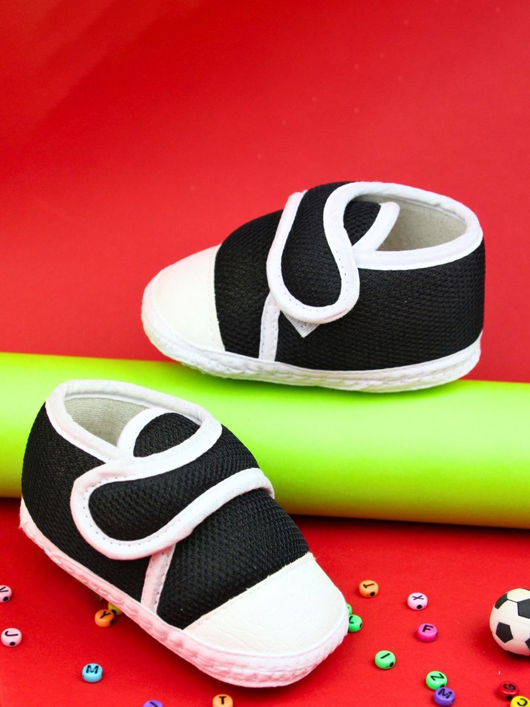 

NESKA MODA Unisex Kids Cotton Booties, Black