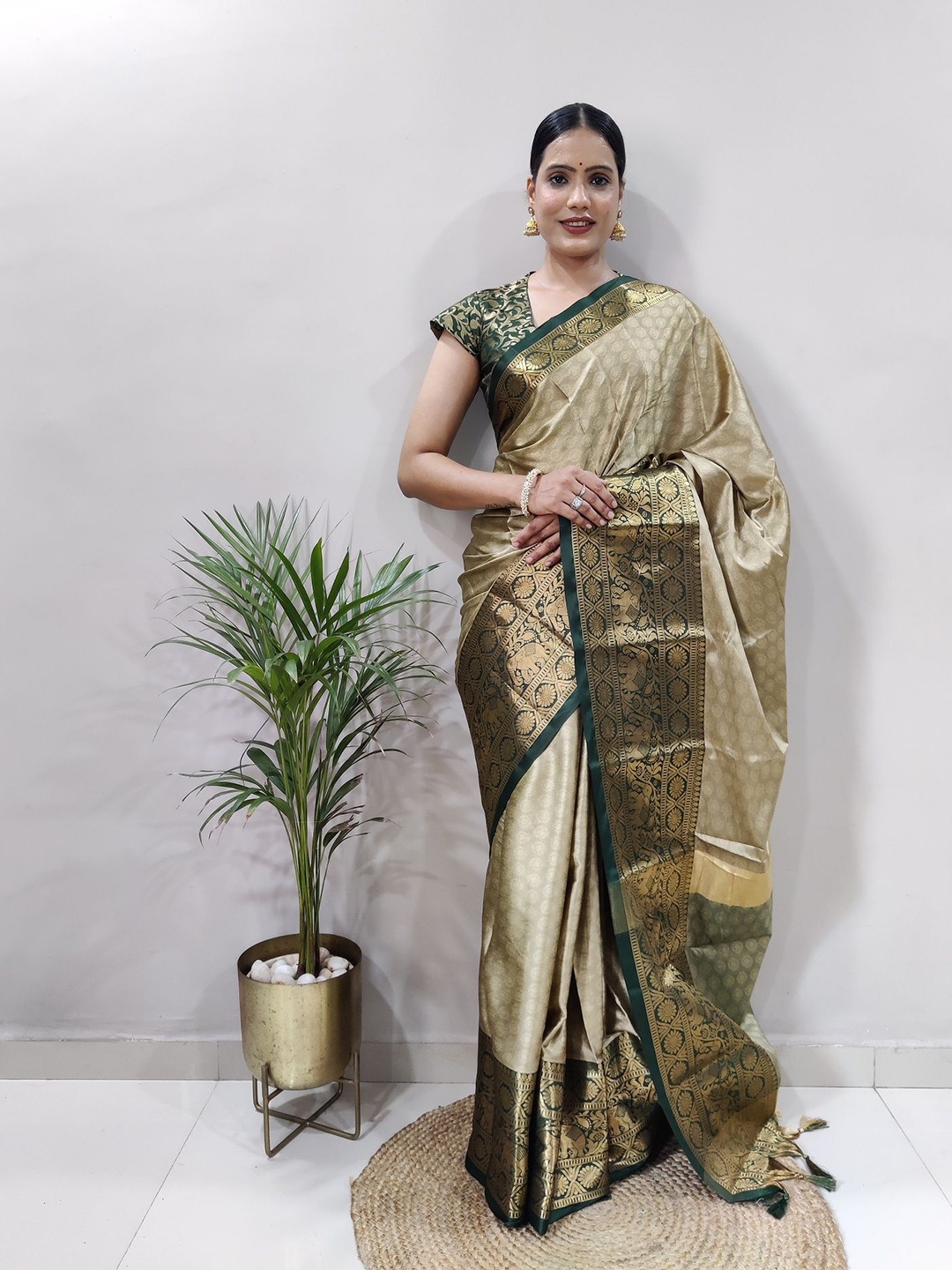

Aika Woven Design Zari Pure Silk Banarasi Saree, Brown