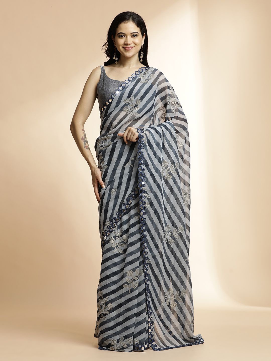 

Jaipur Kurti Leheriya Mirror Work Pure Georgette Saree, Grey