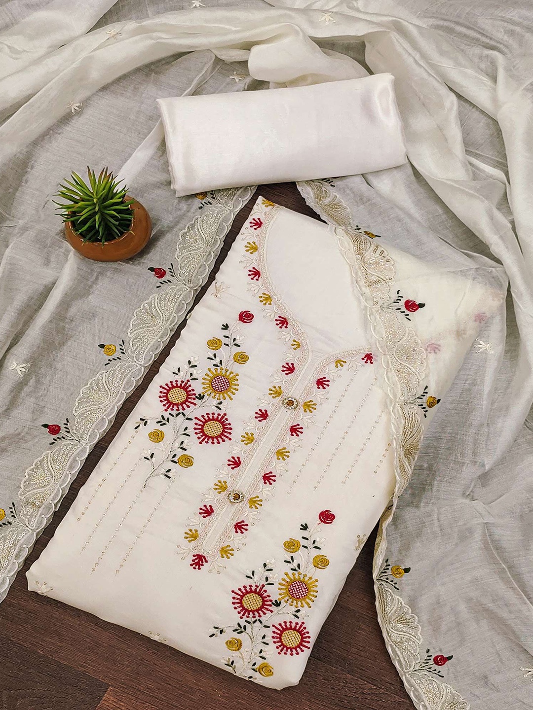 

Peachmode Embroidered Thread Work Unstitched Dress Material, White