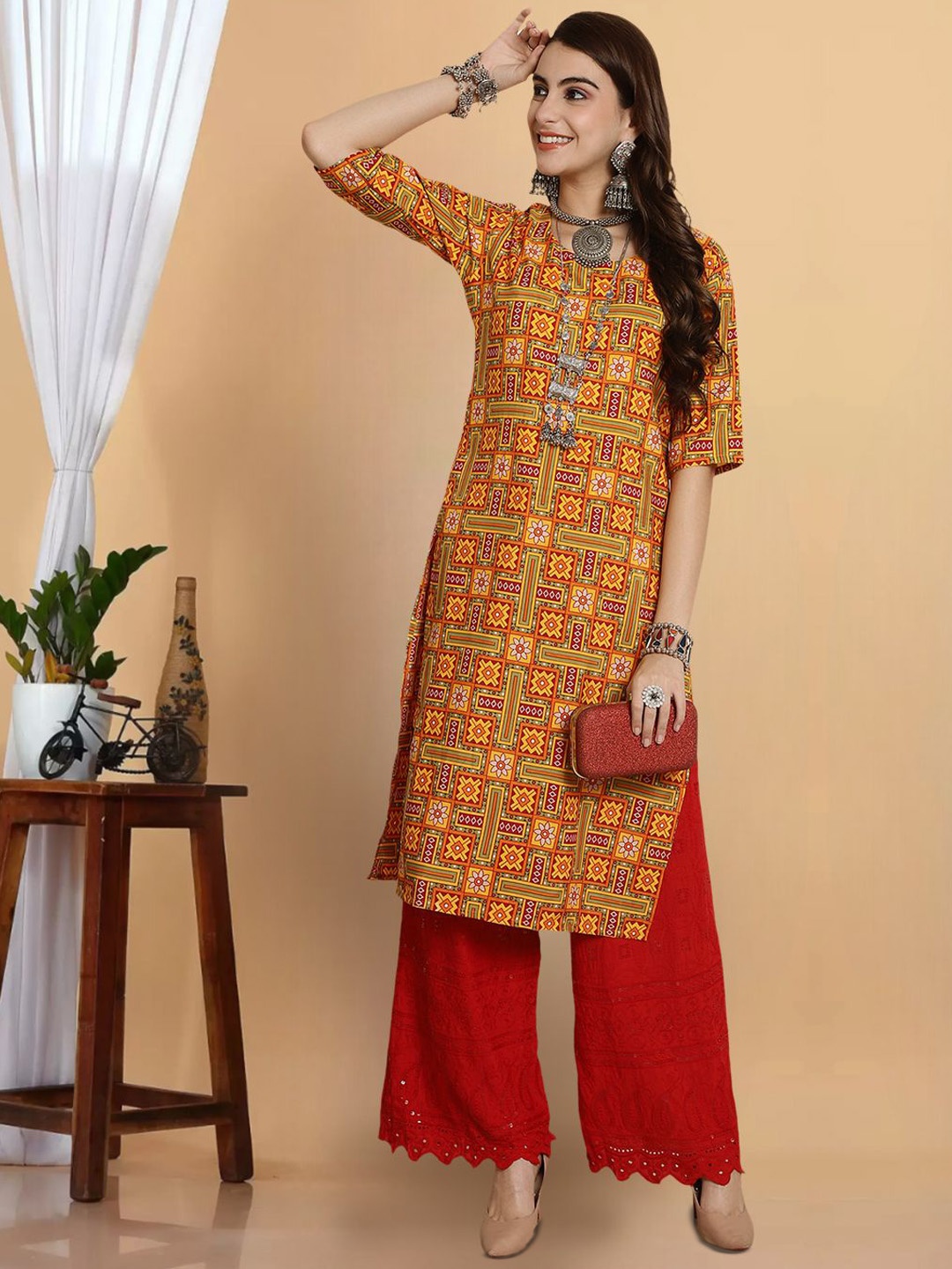 

7Threads Geometric Printed Round Neck Regular Crepe Straight Kurta, Orange