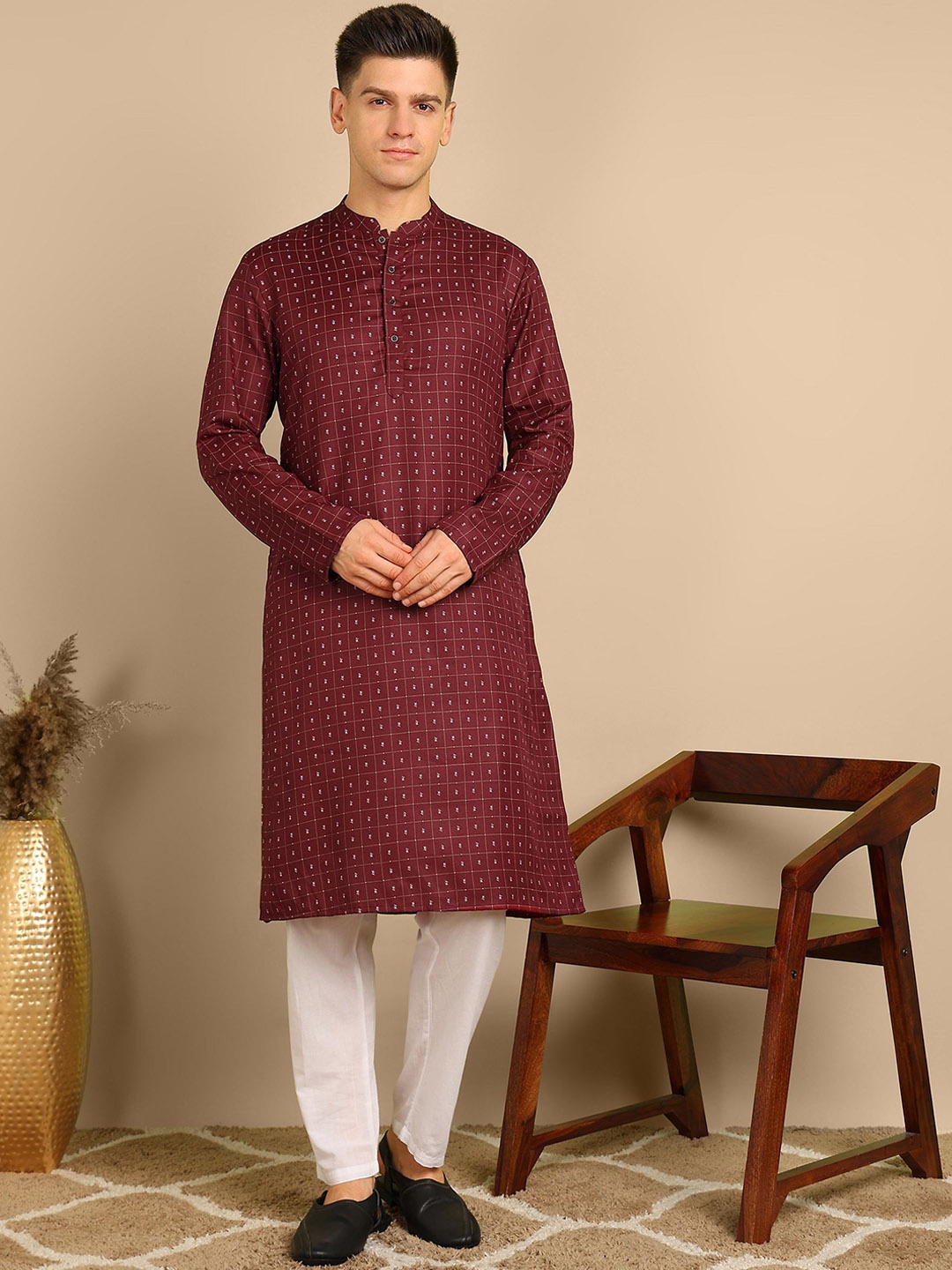 

Anouk Men Thread Work Kurta, Maroon