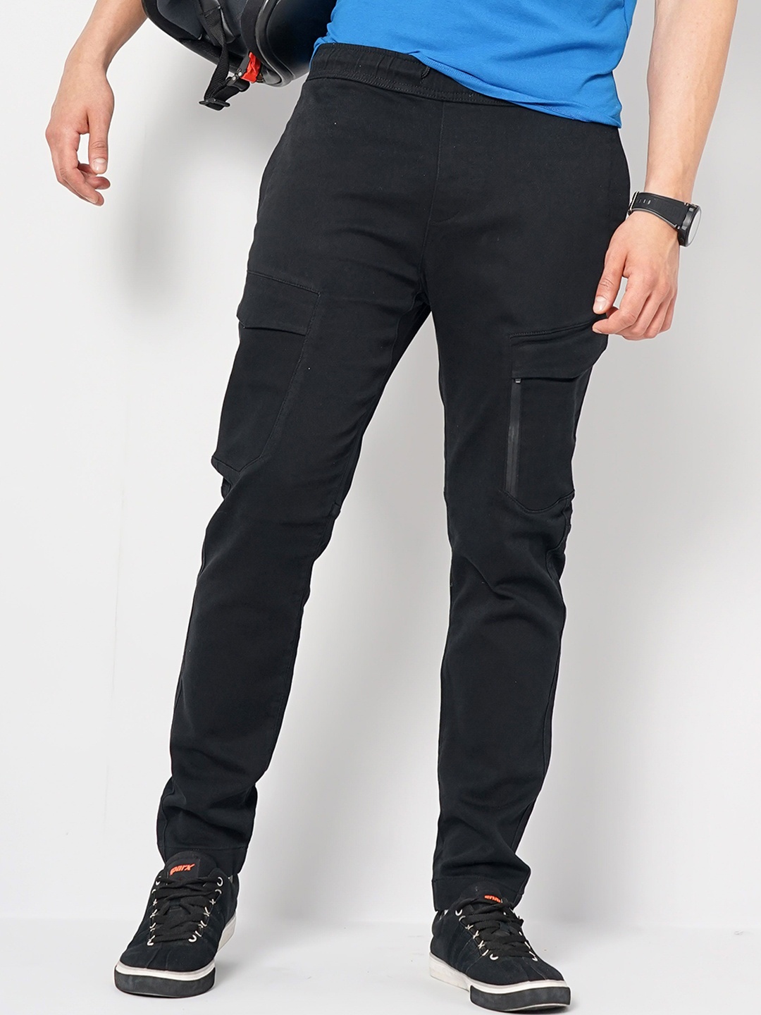 

Celio Men Slim Fit Cargos Trousers, Black
