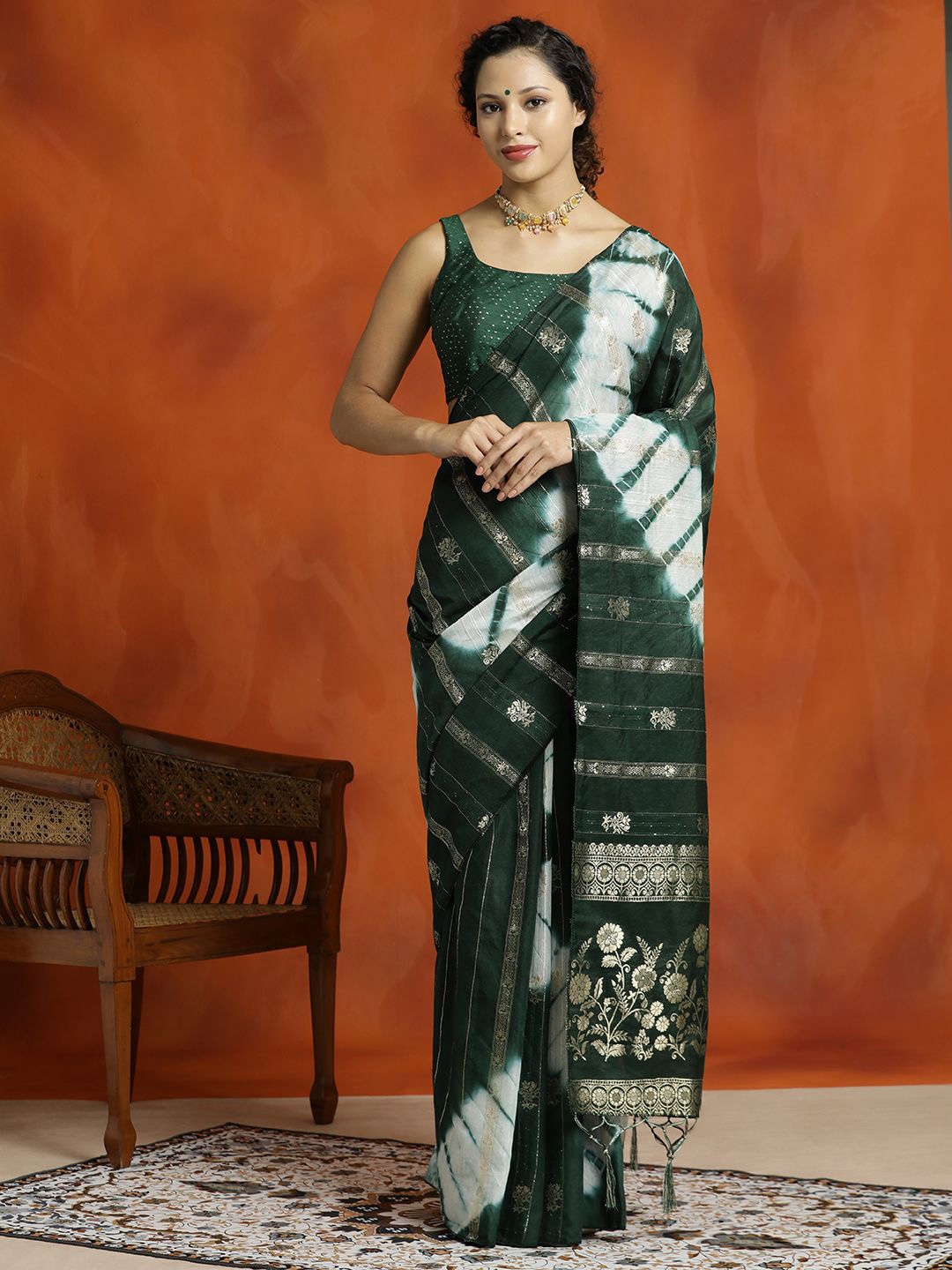 

Jaipur Kurti Banarasi Cotton Blend Tie-Dye Saree, Green