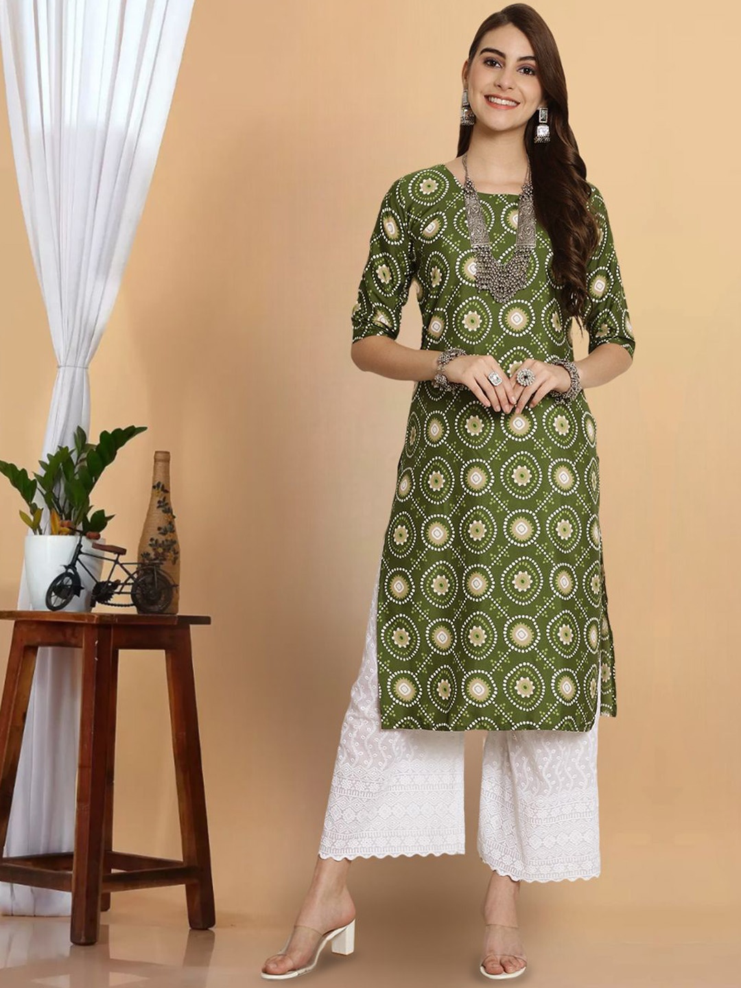 

7Threads Bandhani Printed Round Neck Straight Kurta, Green
