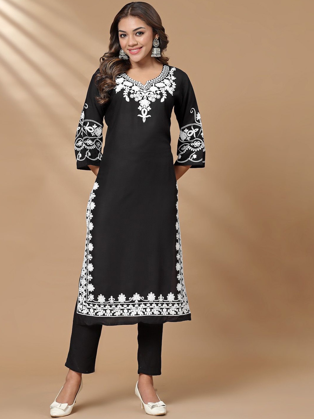 

BAESD Floral Embroidered Thread Work Straight Kurta With Trousers & Dupatta, Black