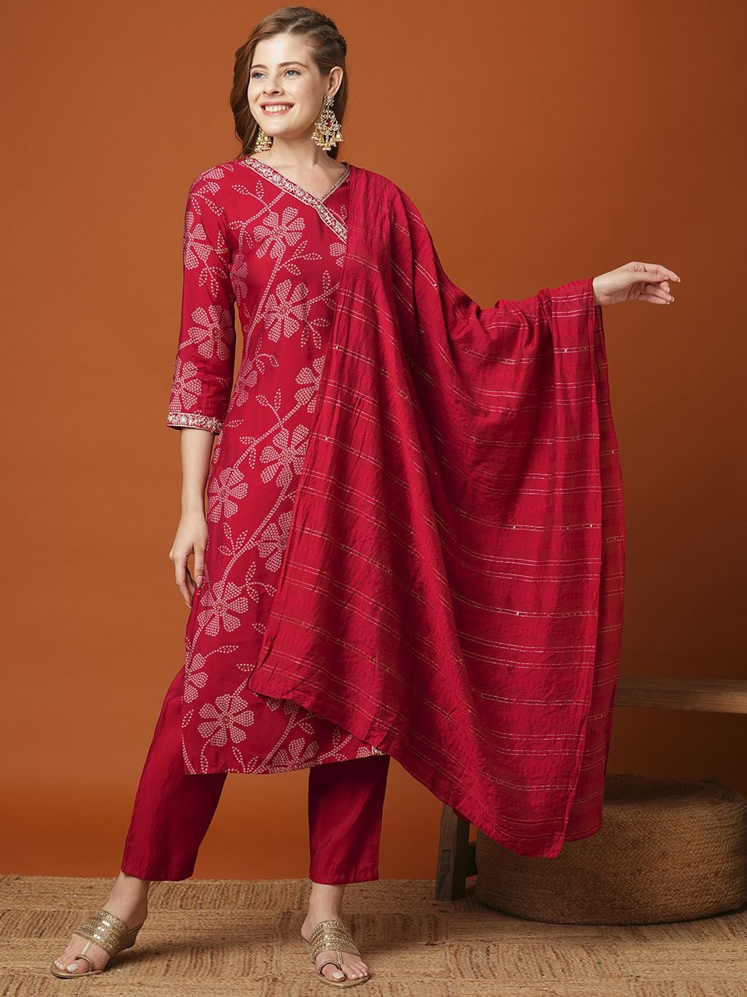 

FASHOR Bandhani Printed V-Neck Thread Work Straight Kurta with Trousers & Dupatta, Maroon