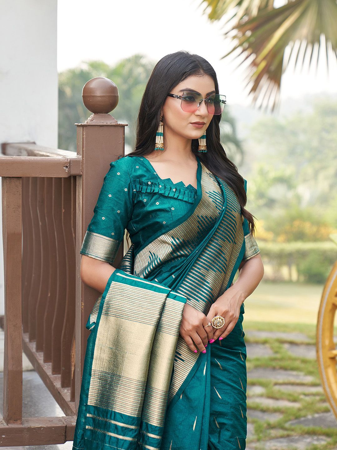 

DOI MOI Woven Design Zari Banarasi Saree, Turquoise blue