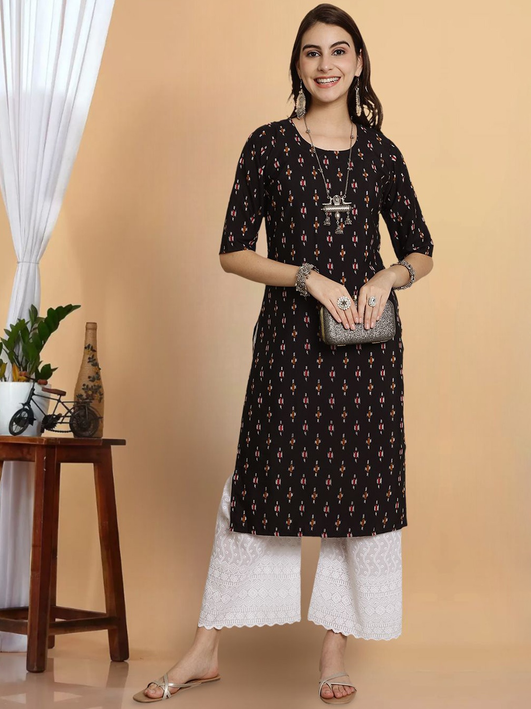 

7Threads Geometric Printed Round Neck Crepe Straight Kurta, Black