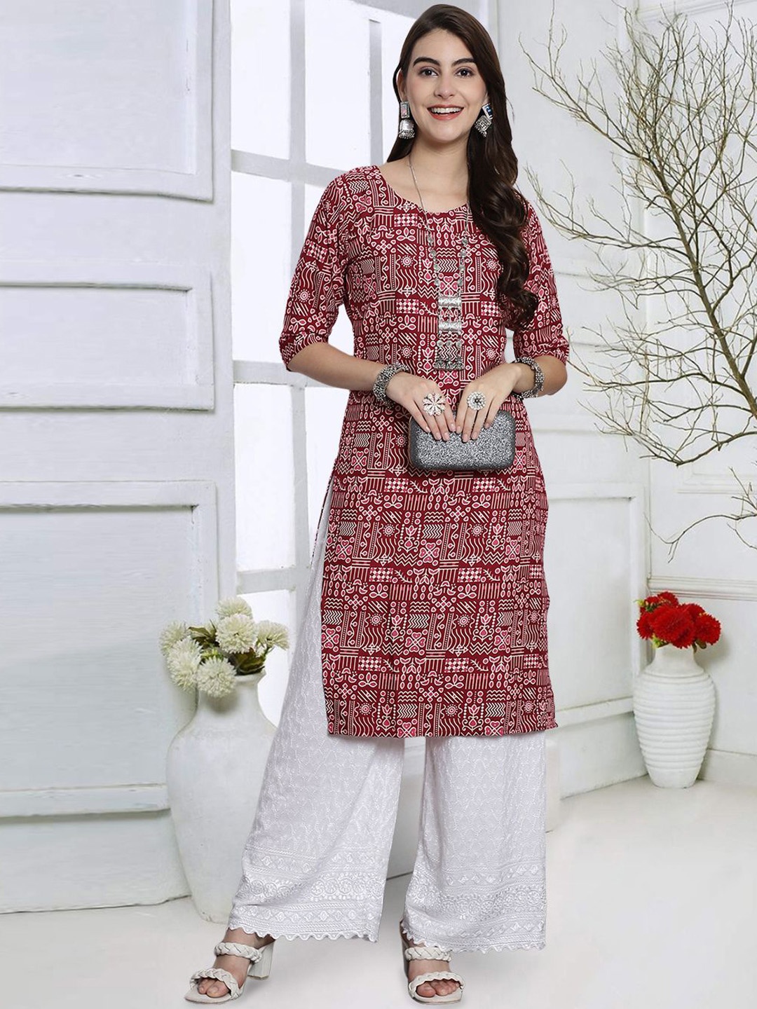 

7Threads Ethnic Motifs Printed Round Neck Straight Kurta, Red