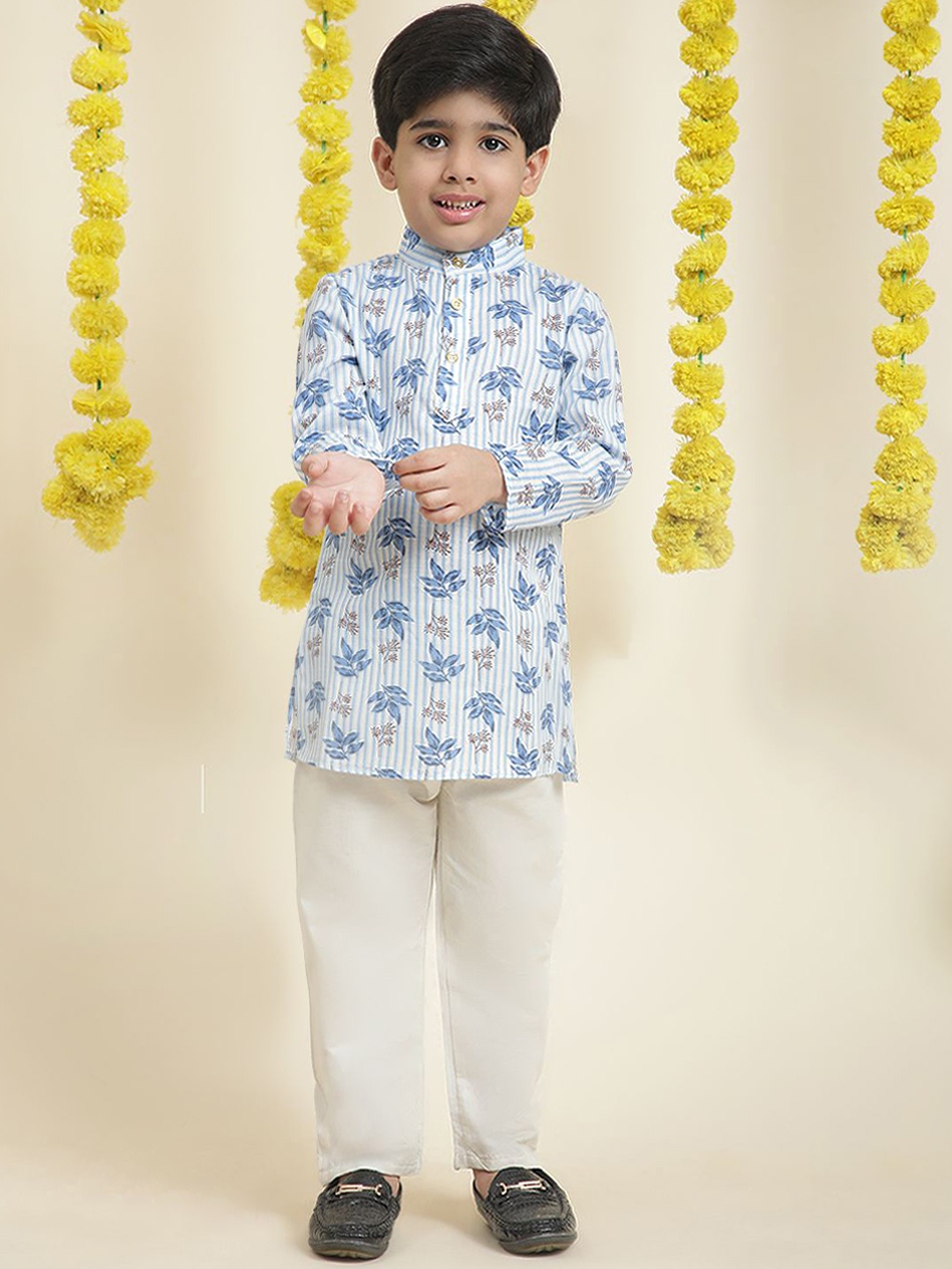 

Cutiekins Boys Floral Printed Mandarin Collar Regular Kurta With Pyjamas, Blue