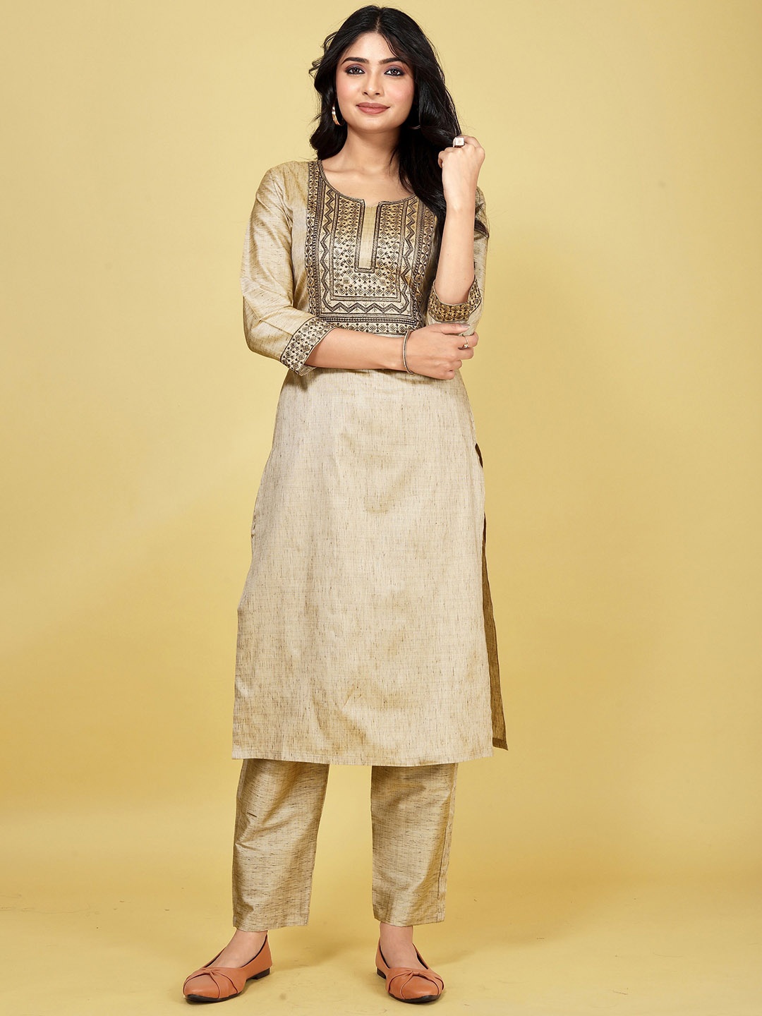 

JDS LIFESTYLE Ethnic Motifs Embroidered Straight Kurta With Trousers, Beige