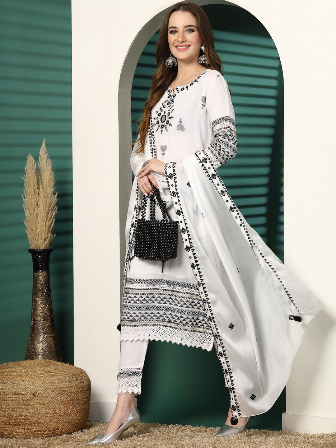 

Sangria Embroidered Notch Neck Straight Kurta With Trouser & Dupatta, White