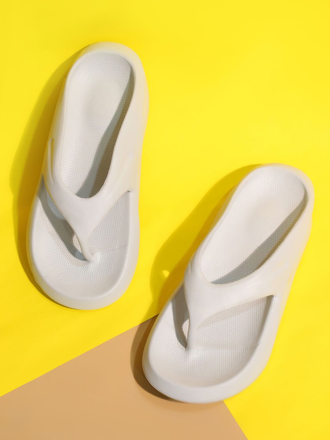

TAG 7 Men Rubber Thong Flip-Flops, Grey