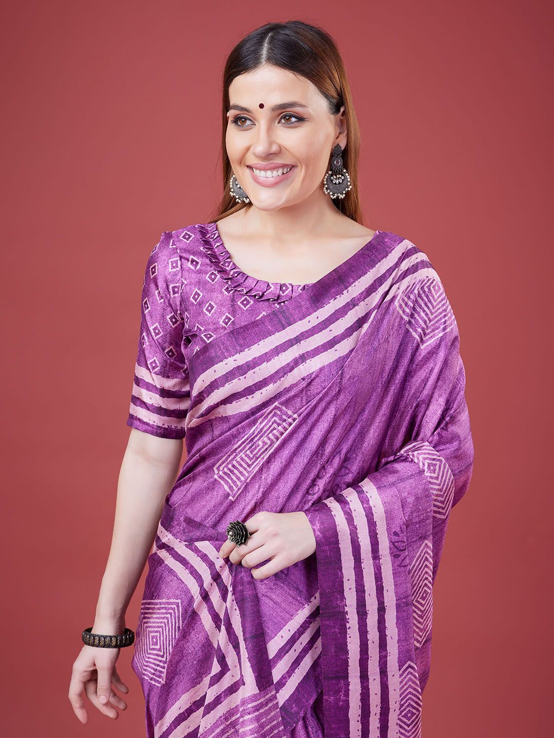 

DOI MOI Silk Blend Banarasi Saree, Purple