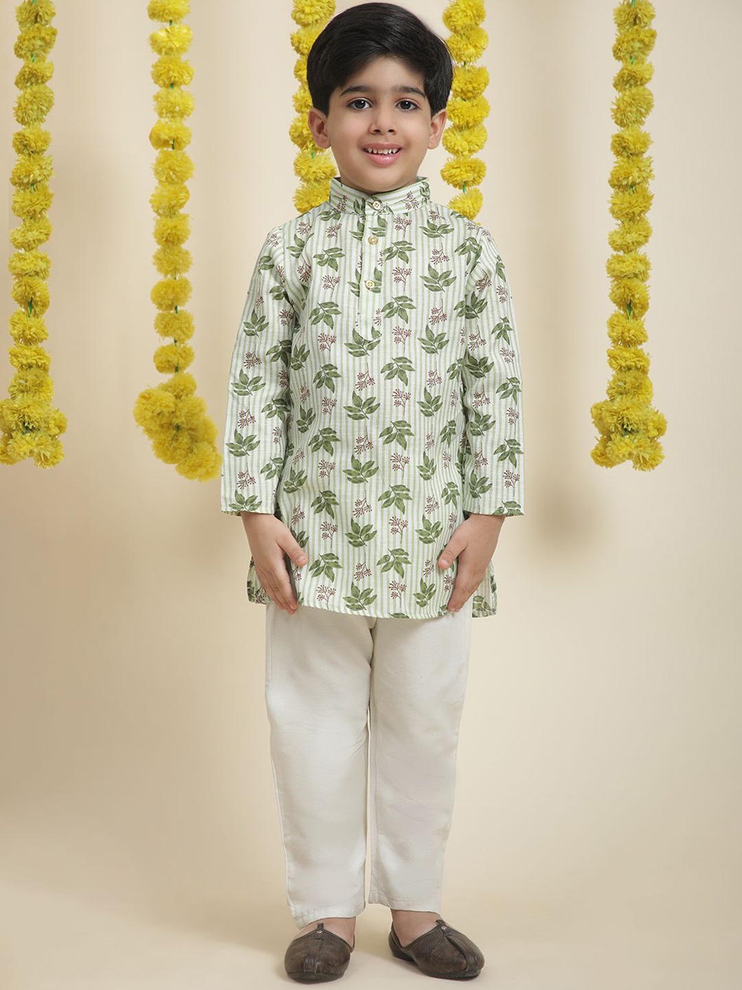 

Cutiekins Boys Floral Printed Mandarin Collar Regular Kurta with Pyjamas, Green