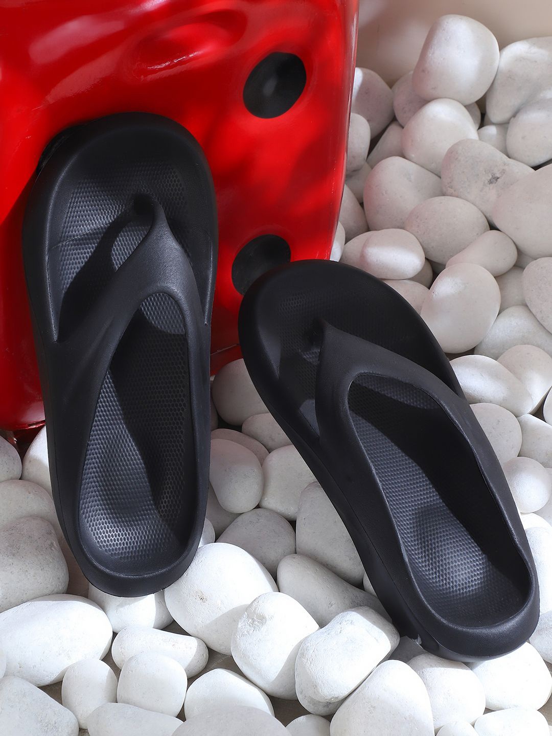 

TAG 7 Men Rubber Thong Flip-Flops, Black