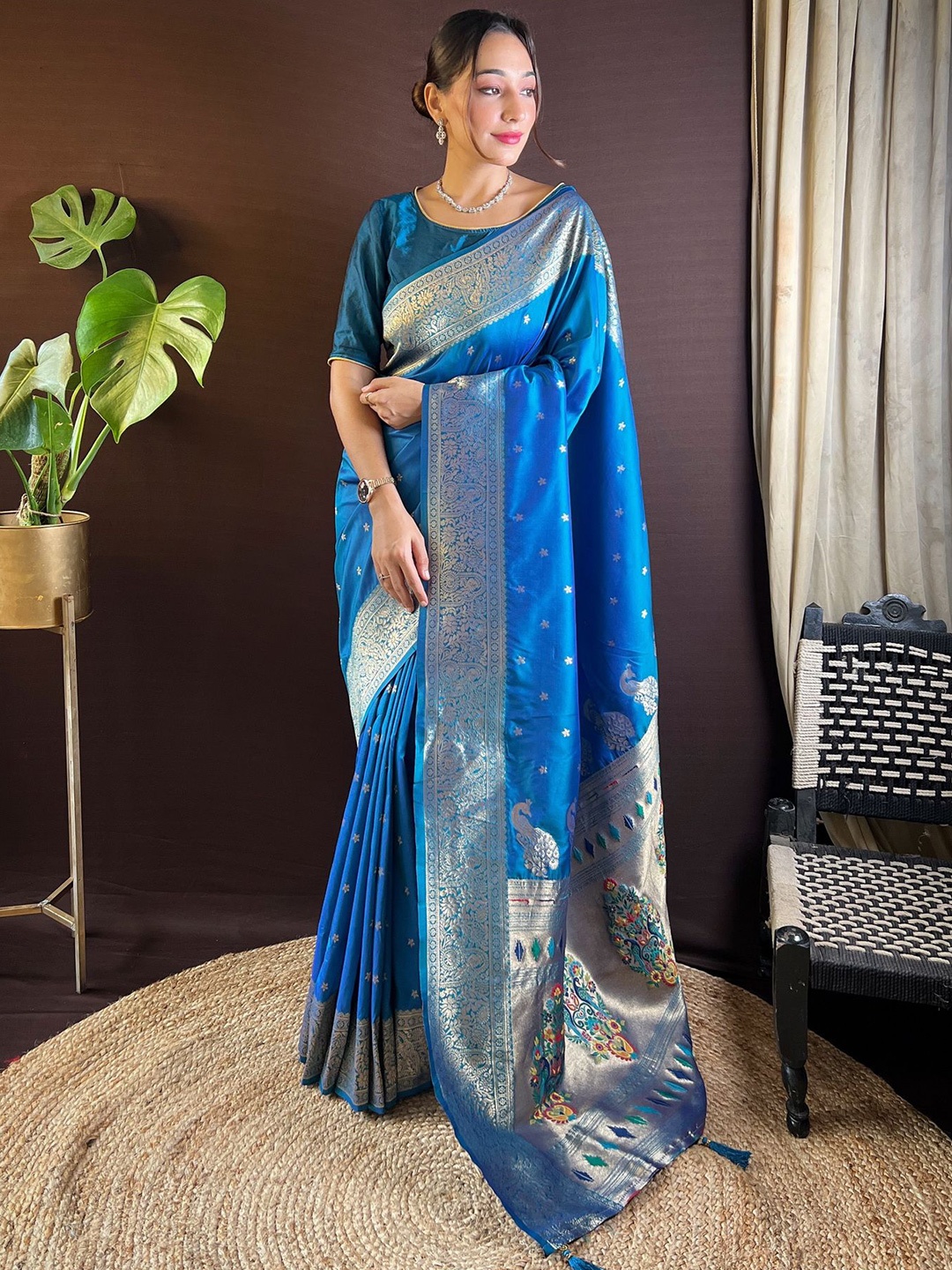 

Ekta Textiles Woven Design Zari Pure Silk Paithani Saree, Blue