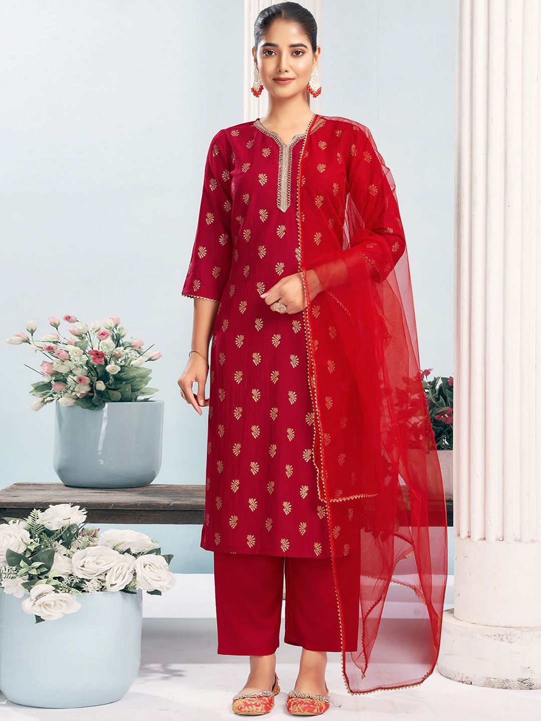 

SKYLEE Ethnic Motifs Printed Zari Straight Kurta With Trousers & Dupatta, Red