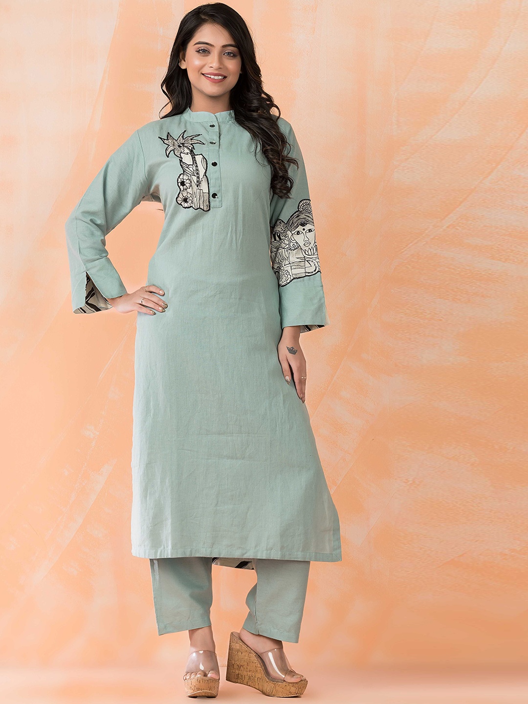 

SACRED SUTA Embroidered Mandarin Collar Pure Cotton Kurta with Trousers, Green