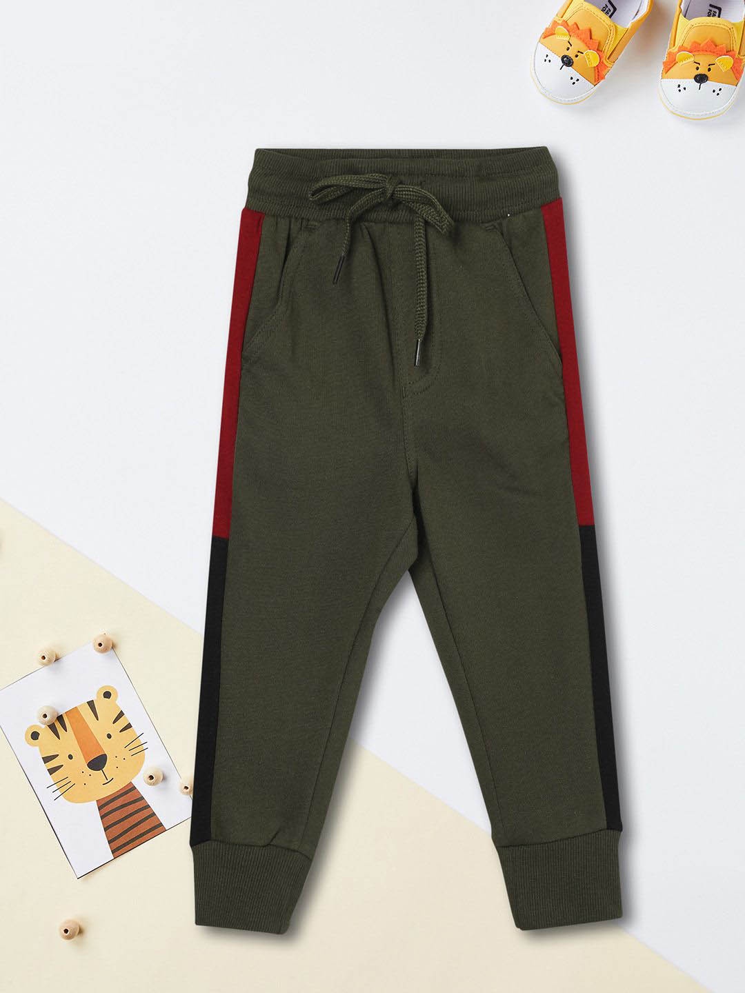 

max Boys Mid Rise Joggers, Green