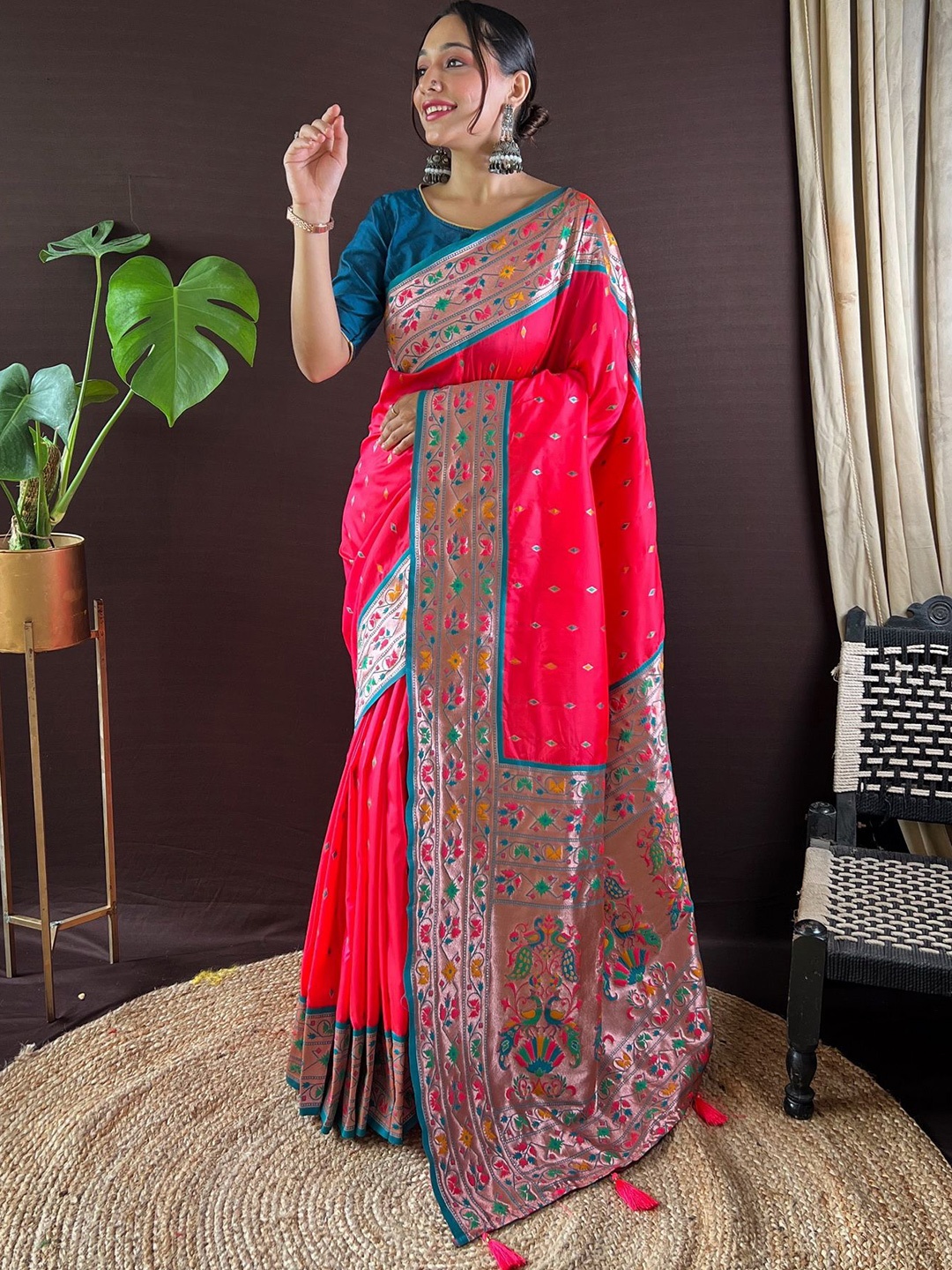 

Ekta Textiles Woven Design Zari Pure Silk Paithani Saree, Red