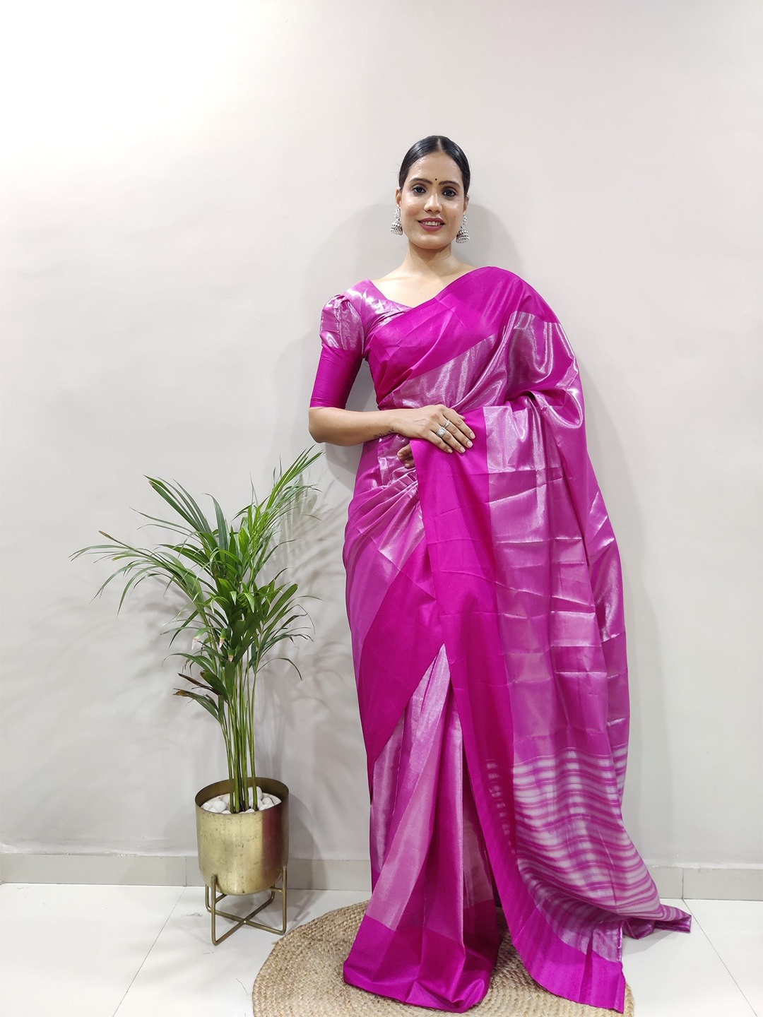 

Aika Embellished Pure Silk Kanjeevaram Saree, Pink