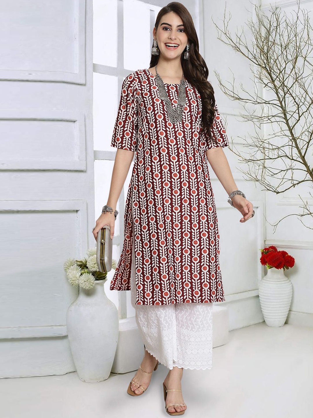 

7Threads Floral Printed Round Neck Straight Kurta, Maroon