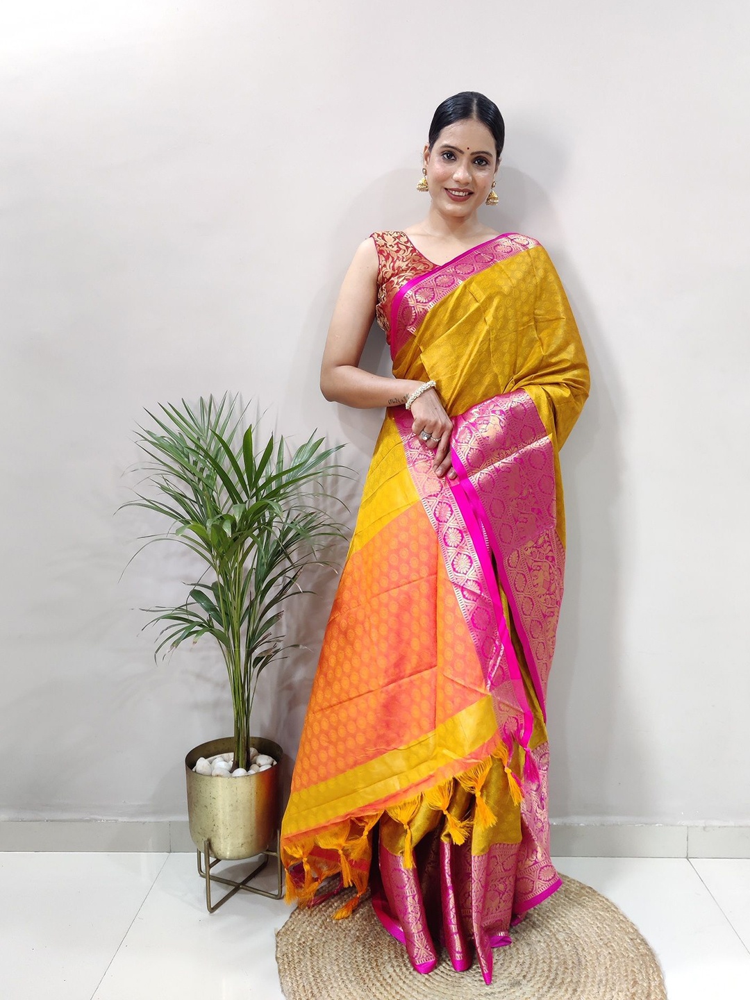 

Aika Woven Design Zari Pure Silk Banarasi Saree, Yellow