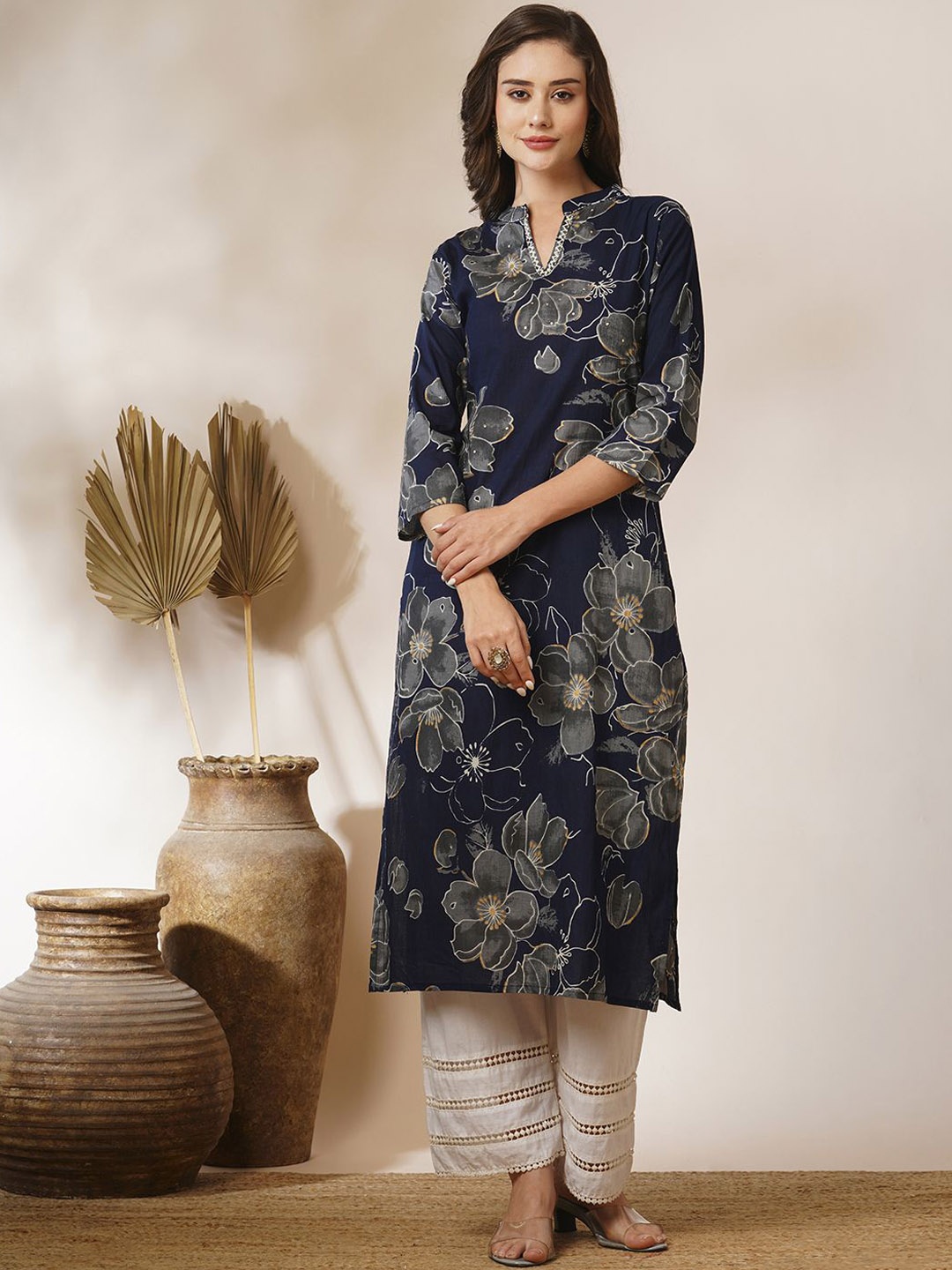 

FASHOR Navy Blue Floral Printed Mandarin Collar Thread Work Cotton Straight Fit Kurta