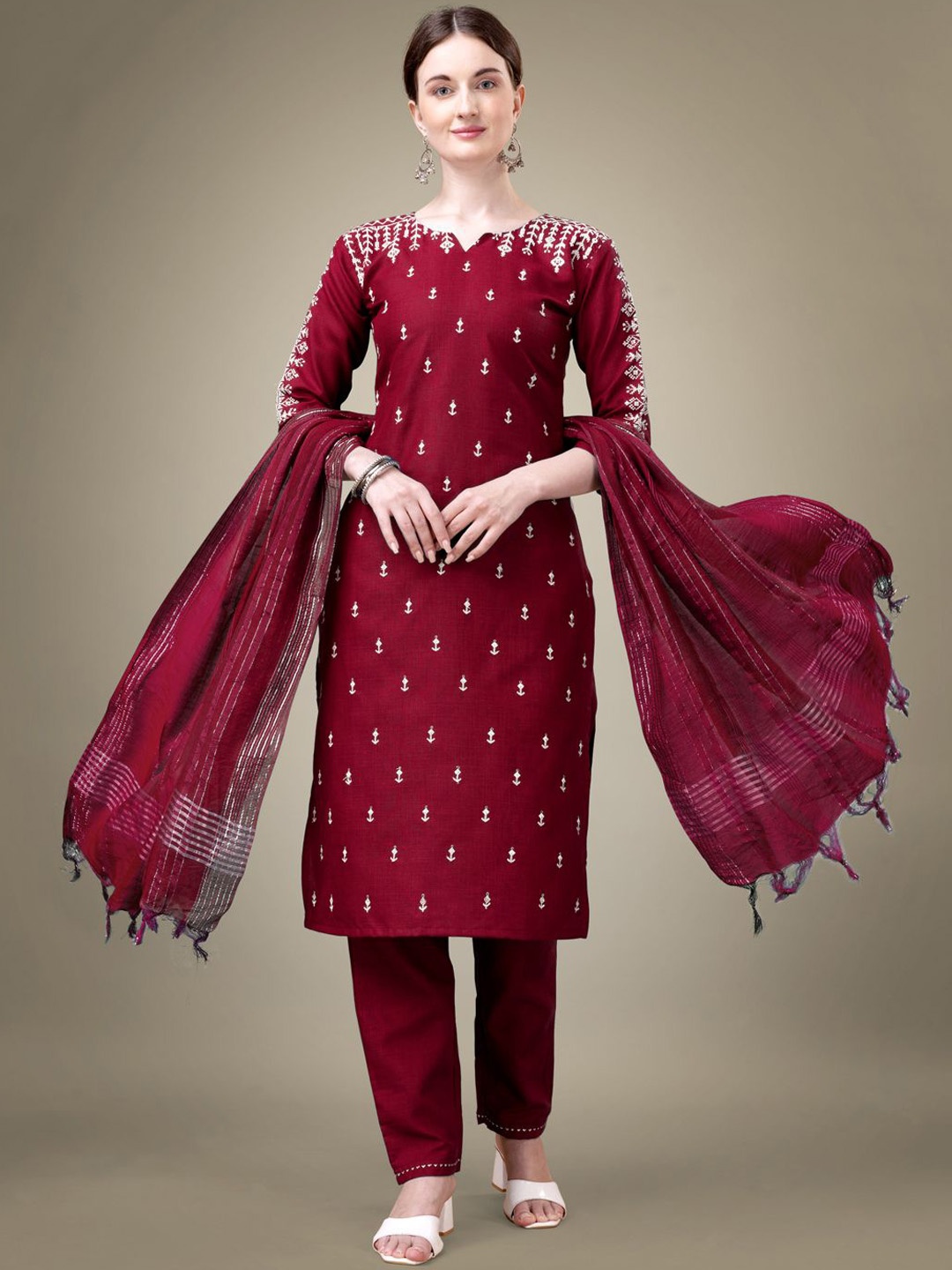 

WILNERCROWN Ethnic Motifs Embroidered Regular Thread Work Kurta With Trousers & Dupatta, Maroon