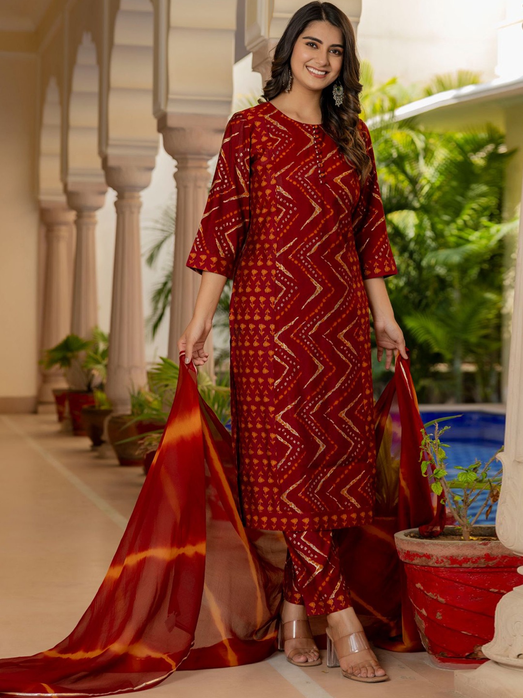 

Rangeelo Chevron Printed Chanderi Cotton Kurta with Palazzos & Dupatta, Red