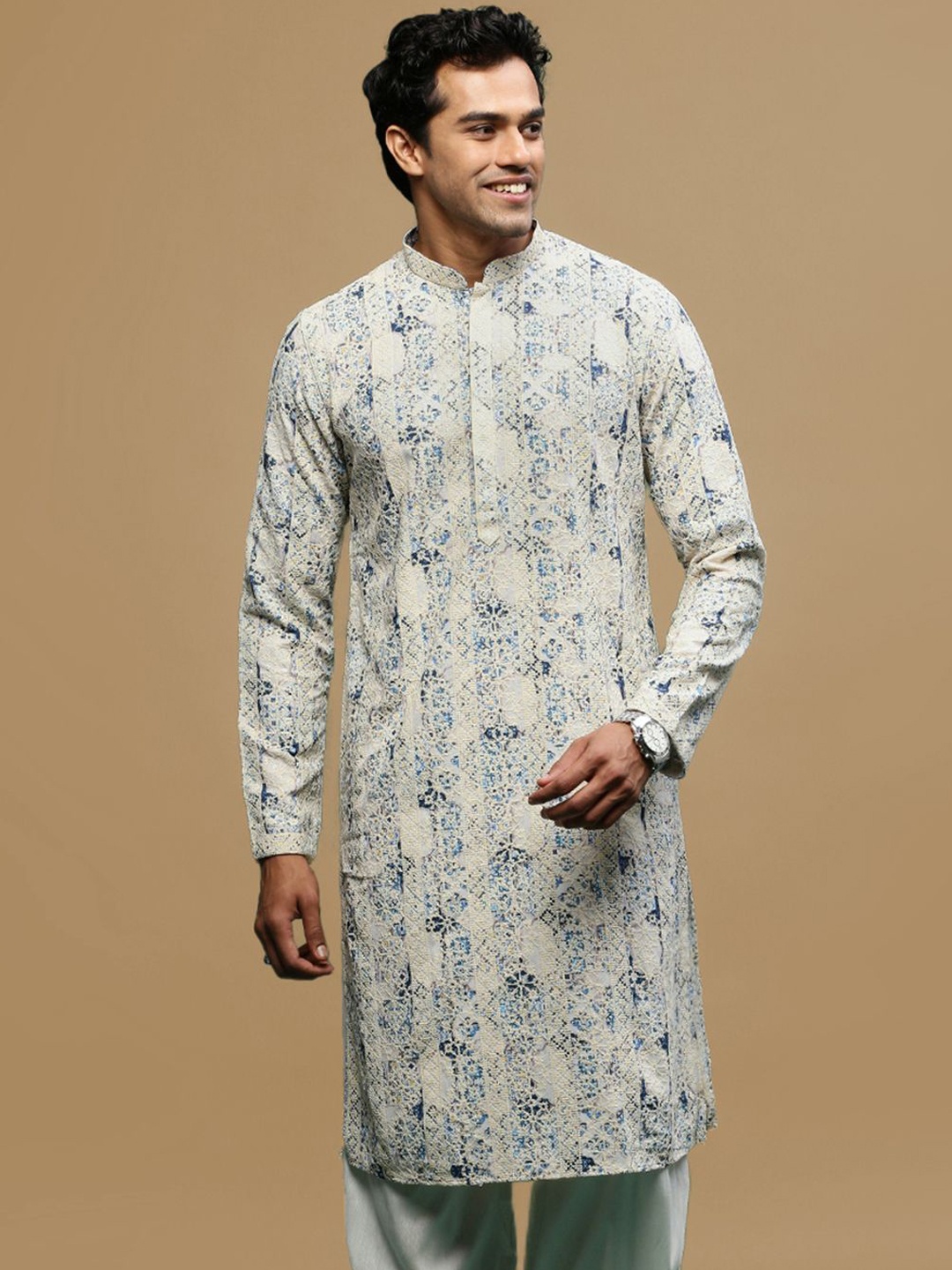 

Sanwara Floral Embroidered Chikankari Cotton Straight Kurta, Blue