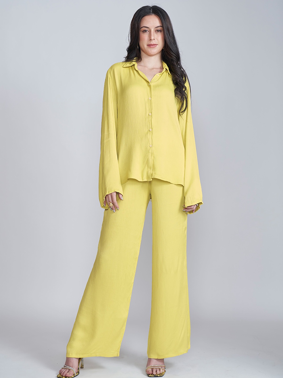 

The Samoa Self Design Shirt With Trousers, Yellow
