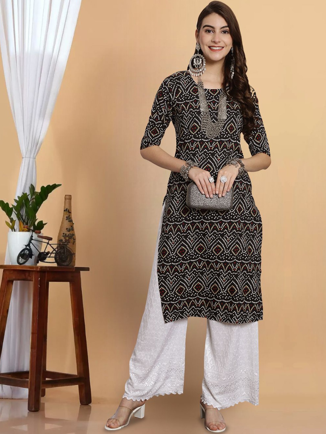 

7Threads Bandhani Printed Round Neck Straight Kurta, Black